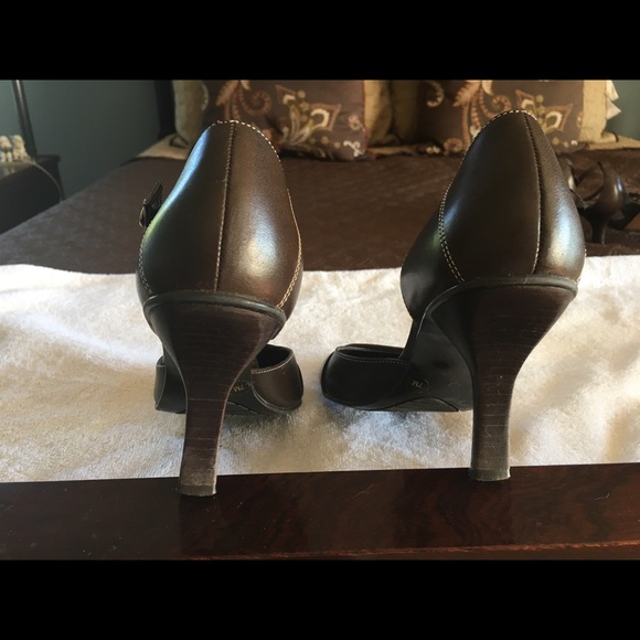 Fun, dress up or down high heal shoes - Picture 3 of 4